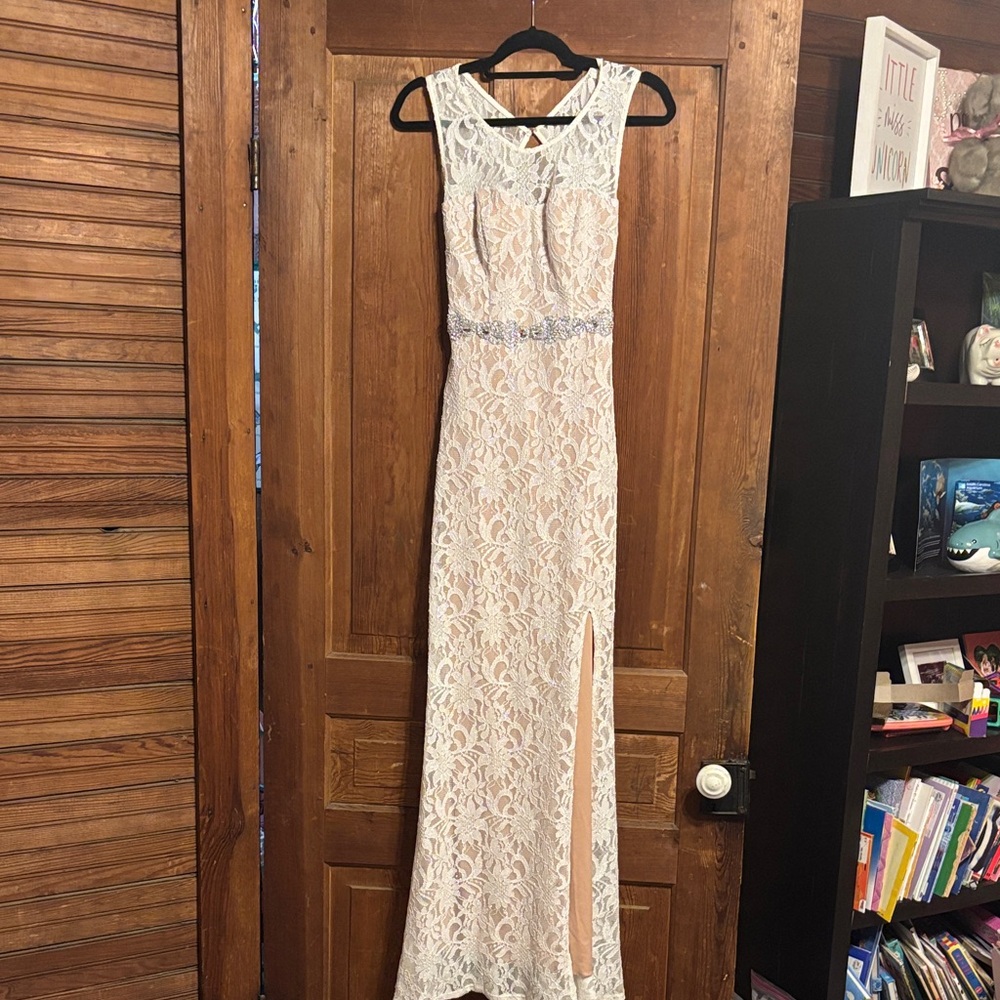 City Triangles Elegant Lace Maxi Dress - White and Blue